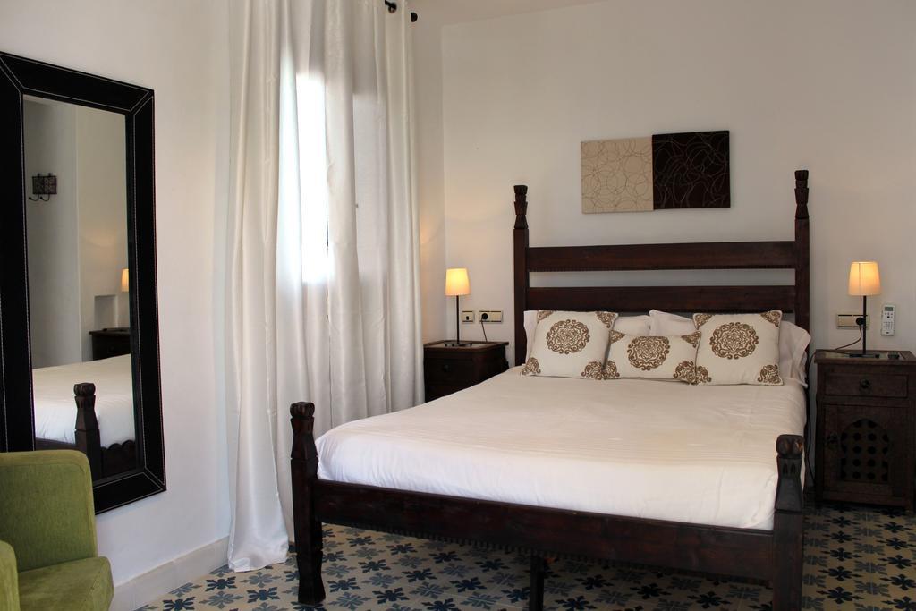 Hostal Extramuros โกนิล เด ลาฟรอนเตรา ภายนอก รูปภาพ