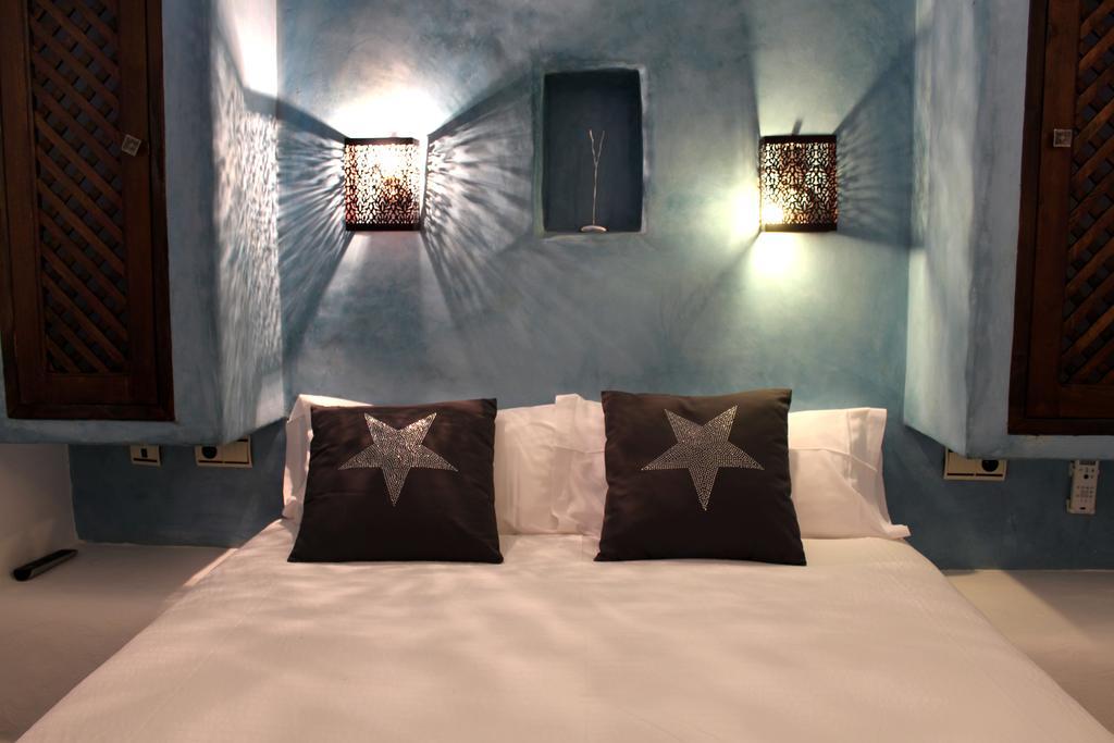 Hostal Extramuros โกนิล เด ลาฟรอนเตรา ภายนอก รูปภาพ