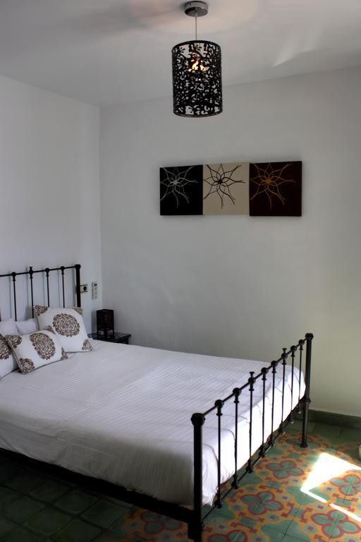 Hostal Extramuros โกนิล เด ลาฟรอนเตรา ภายนอก รูปภาพ
