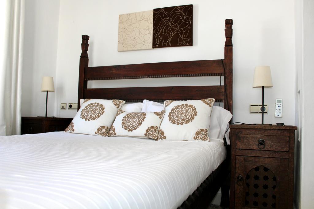 Hostal Extramuros โกนิล เด ลาฟรอนเตรา ภายนอก รูปภาพ